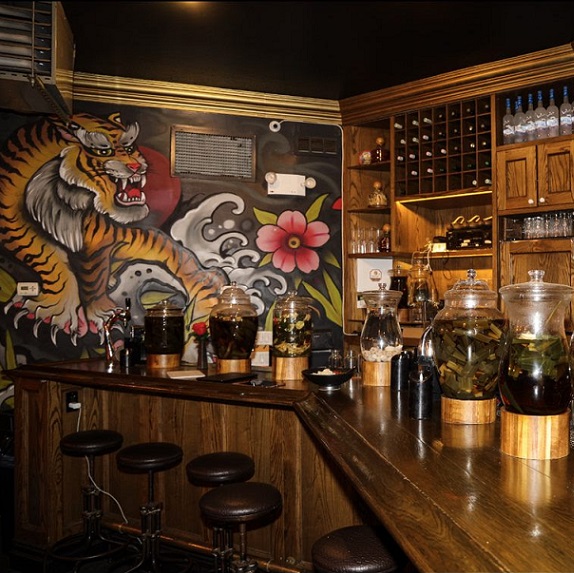 11 Tigers bar