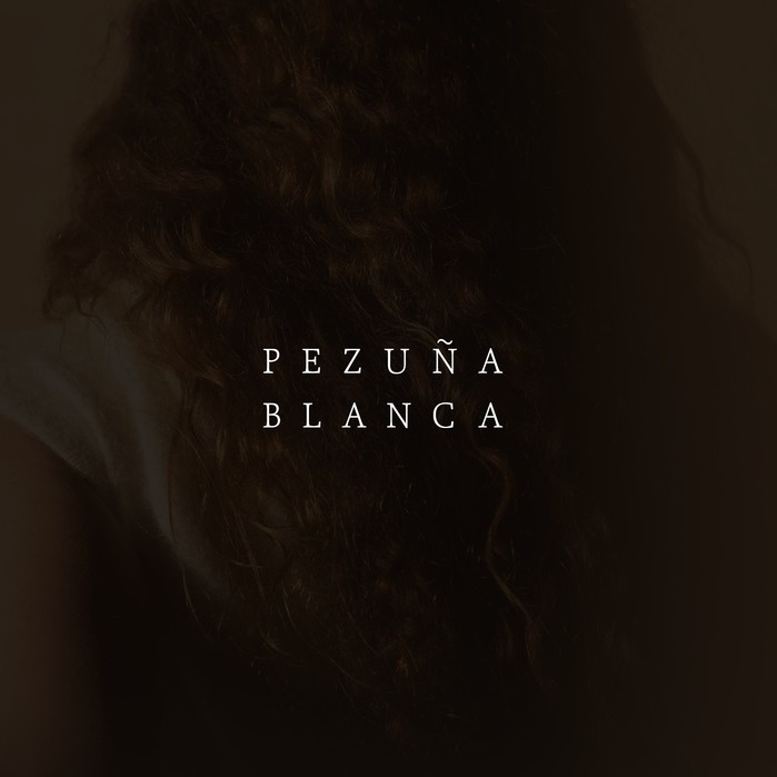 pezuna blanca logo