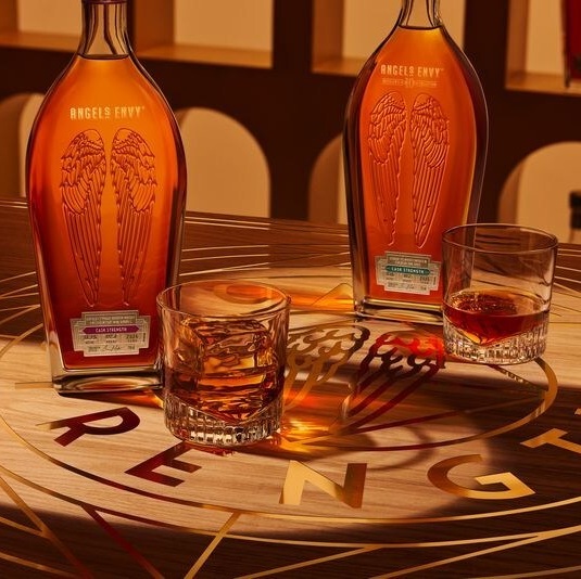 Angel's Envy 2026 Cask Strength Dual Release bottles and pours