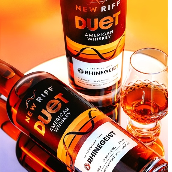 New Riff Duet bottles and pour