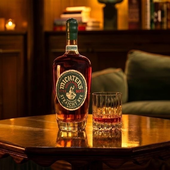 Michters-10-Year-Rye 2026 bottle and pour